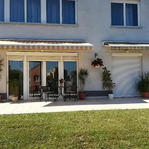 Homy In Buda, With Safe Garage And Terrace Budapeszt